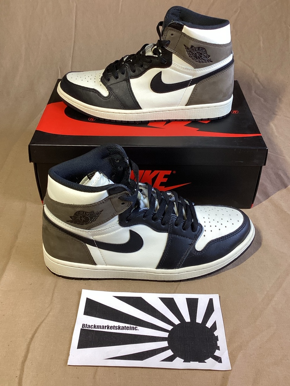 Nike Air Jordan 1 Retro High OG Dark Mocha 555088-105 Men's Size 10.5